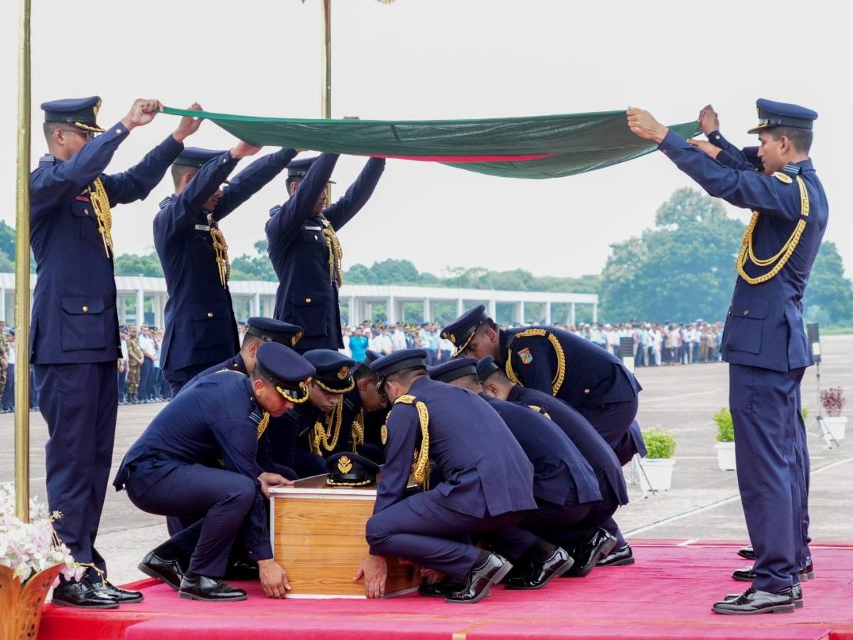 বারবার বিমান বিধ্বস্ত, কতোটা হয়েছি&nbsp;অভ্যস্ত?