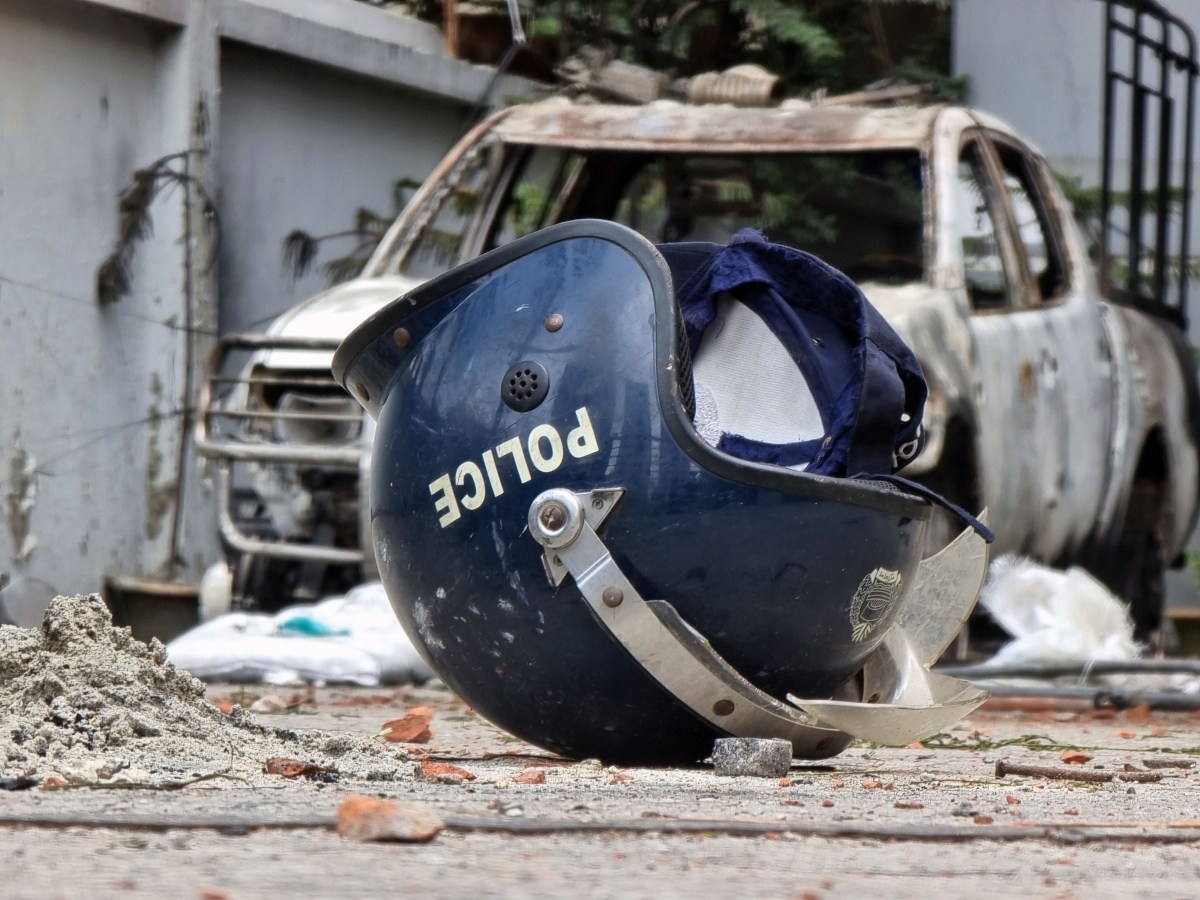 পুলিশের মানসিক স্বাস্থ্যে নজর&nbsp;দিন